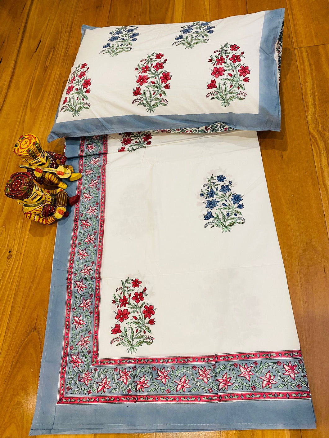 Hand block printed Bedsheet Set with 2 Pillow Covers - ROYAL LILLY